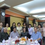 补习学校老师与中中理事合影