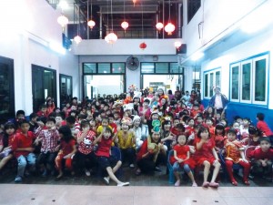 《十二生肖》老师演员与学生合影