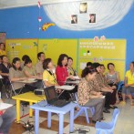 中中教师们参加幼儿师资培训 – Mengikuti Pelatihan Guru Bahasa Tionghoa